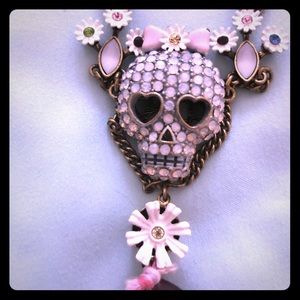 Betsey Johnson Skull Daisies necklace